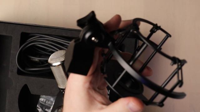 Lauten Audio LA-320 Twin Tone Tube Microphone V2 смотреть онлайн