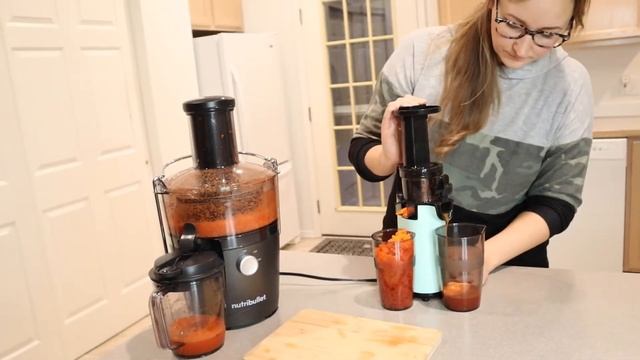 NutriBullet Centrifrugal Vs. DASH Coldpress Juicer | Better Juicer for Carrots? | Yield Pulp Taste смотреть онлайн