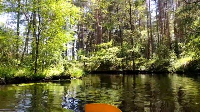 Sunsurfers в Литве. Сплав на каяках по реке Бука. смотреть онлайн