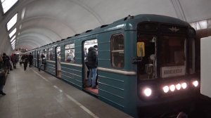 Московский Метрополитен 81-717/714 серии 0224 и 0225 на станции Третьяковская
