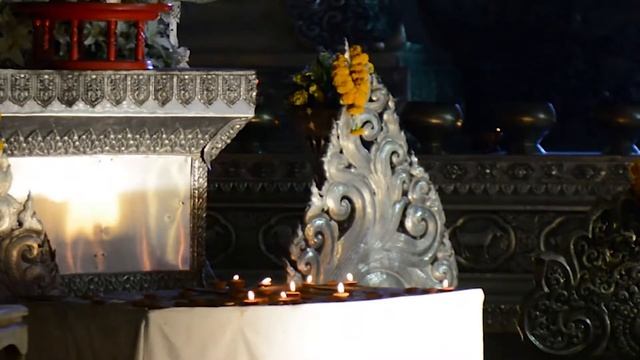 Таиланд. Чиангмай . Серебряный храм, Sri Suphan. . Фестиваль цветов. смотреть онлайн