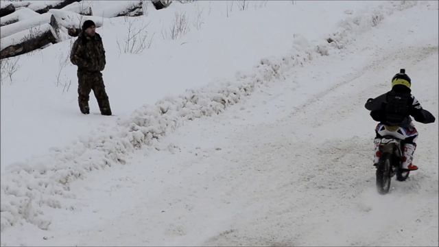 ///МОТОКРОСС ЧЕРЕПОВЕЦ. ЦТВС "АДРЕНАЛИН"КЛАССЫ 85 КУБИЧЕСКИХ и OPEN БЕЗ ШИПОВ/// смотреть онлайн