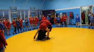 ЗМС Кирилл Сидельников "Плечи с колен"