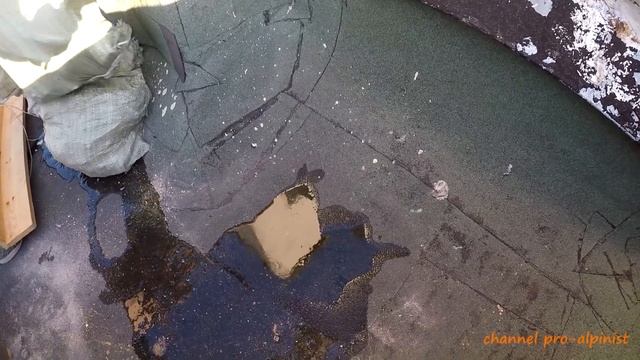 И снова трэш в межпанельных швах / Течет, дует, промерзает в квартире смотреть онлайн