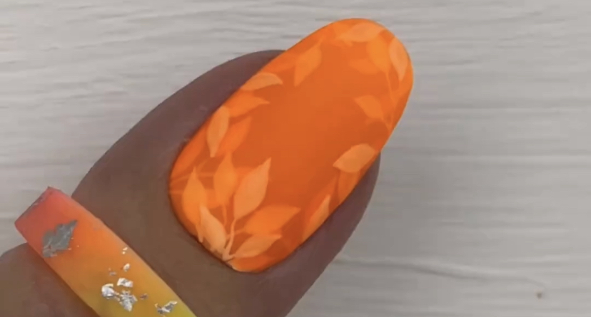 Дизайн с витражным цветным топом IMEN