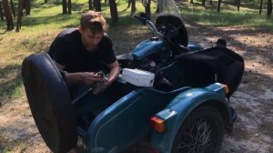 ОБЗОР УРАЛА / ЧТО НУЖНО ВОЗИТЬ С СОБОЙ В КОЛЯСКЕ МОТОЦИКЛА УРАЛ / КАТАЕМ ПО ЛЕСУ