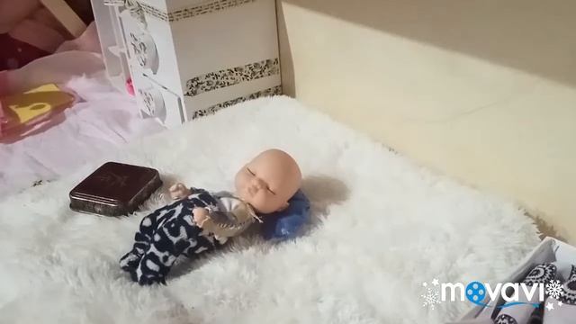 Переодевание мини реборна Софии на сон ? смотреть онлайн