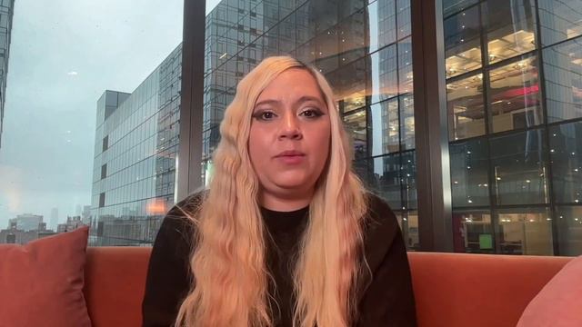 Hazbin Hotel Creator Vivienne Medrano Talks Cast, Musical Numbers, Aesthetic, & More смотреть онлайн
