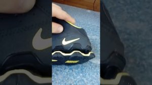 Скрипят кроссовки найки