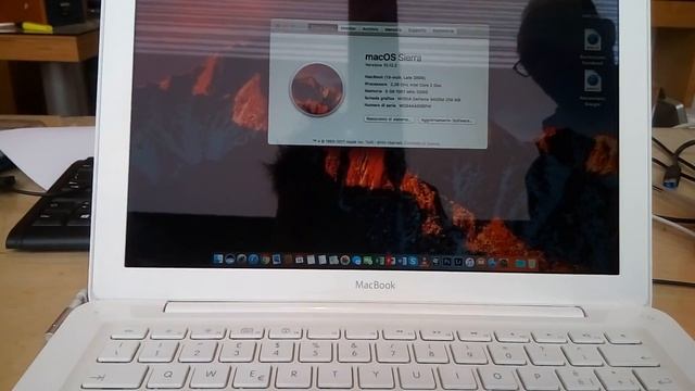 MacBook 13" (Bianco) del 2009 8GB Fastizzato con SSD! #macfaaast смотреть онлайн