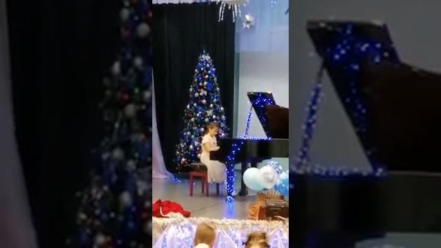 Давыдова София Л. Шютт "Под липой" смотреть онлайн