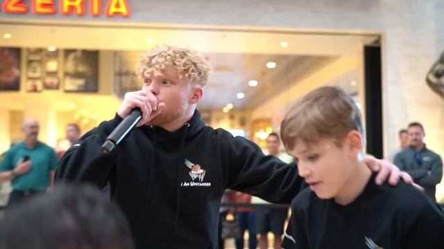 Score on World's Tallest Basketball Player, Win $1,000! смотреть онлайн