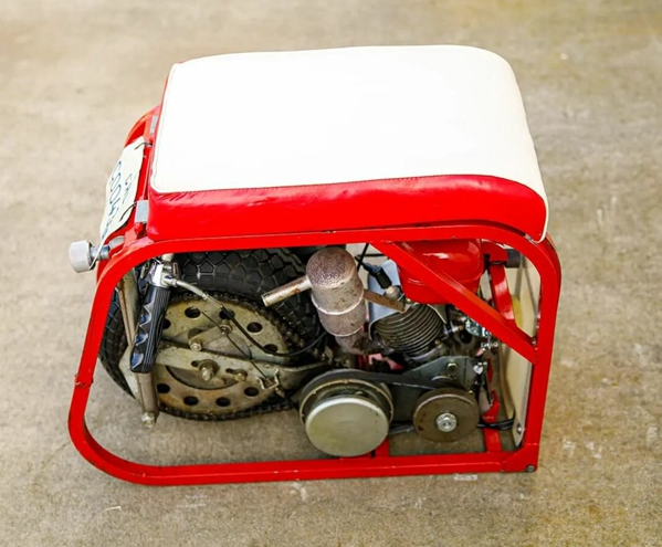 Скутер. Мотороллер. Табуретка с моторчиком. смотреть онлайн