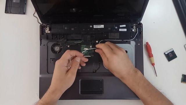 Ноутбук HP 550. Замена процессора смотреть онлайн