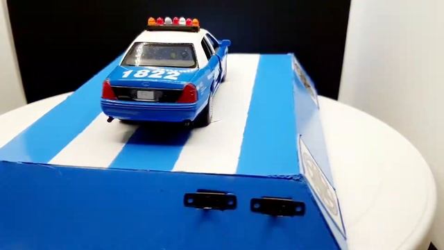 Ford Crown Victoria Police Dept Car 1/43 Scale смотреть онлайн