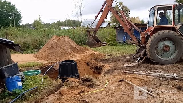 установка септика.  работа эо2621. Installation Of A Septic Tank With A YuMZ Tractor