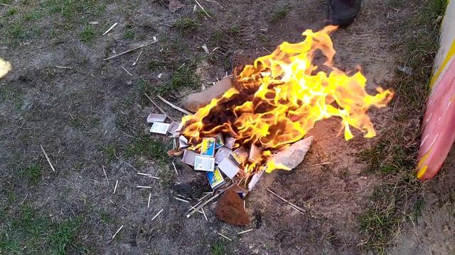 Сделали костёр из 40-а пачек спичек смотреть онлайн