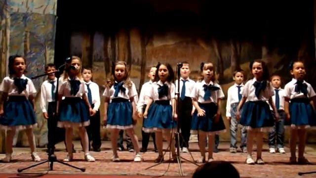 "Върви народе възродени!" в изпълнение на 4-та, подготвителна група ОДЗ "Родина". смотреть онлайн