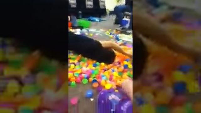 Easter egg fight part 1 смотреть онлайн