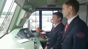 Так проводится минута готовности между помощником машиниста и машинистом.