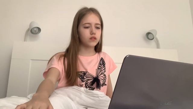 Скетч «Обычная школа vs дистанционное обучение» | Eva OMG смотреть онлайн