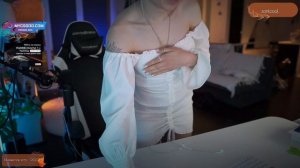 Генсуха без лифчика??