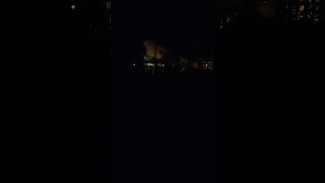 Одна моя дача светится.Хотел показать звёзды.?? смотреть онлайн