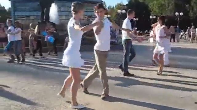 грязные танцы у фонтанов смотреть онлайн