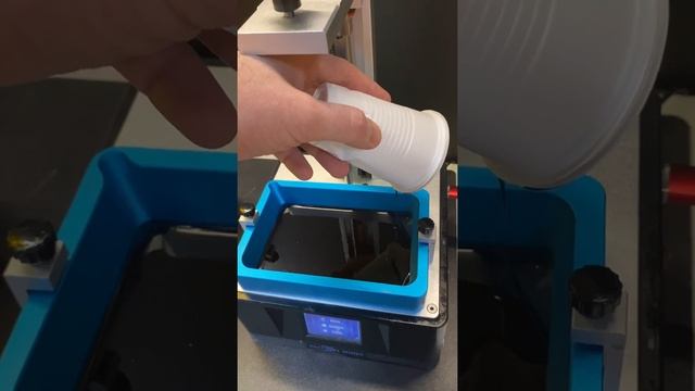 3d печать шестеренки фотополимерной смолой Gorky Liquid на фотополимерном 3d принтере Anycubic