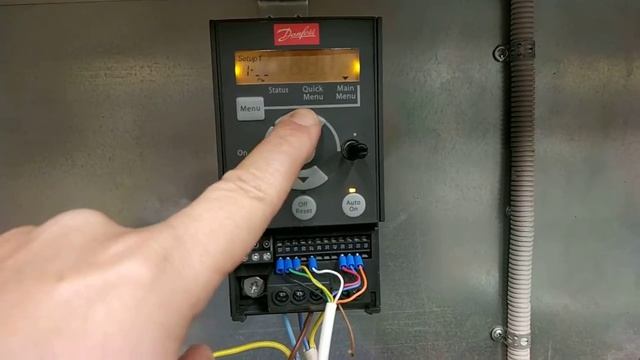 Подключение и настройка частотника Danfoss. Пульт управления двигателем. смотреть онлайн
