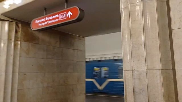 ч2?Прогулки по метро Питера смотреть онлайн