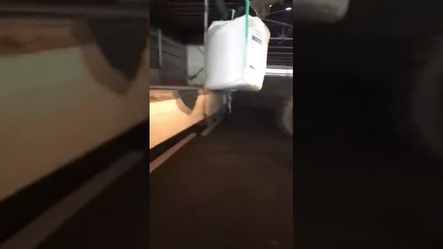 Погрузка пеллет из лузги подсолнечника смотреть онлайн