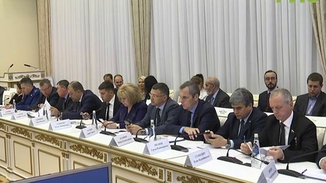 В правительстве обсудили проблемы обманутых дольщиков смотреть онлайн