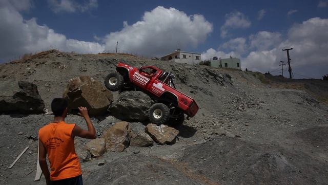 Rock Crawling On Creta