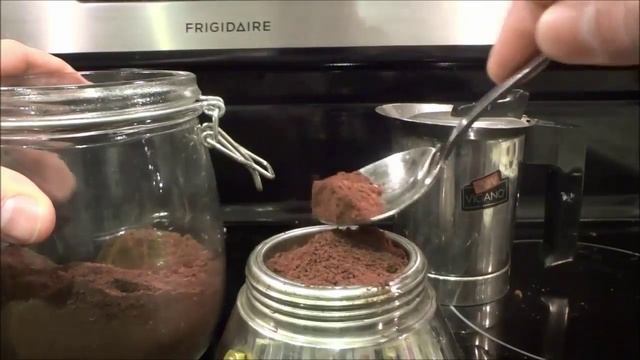 How To Use A Stovetop Espresso Maker (Full Tutorial) смотреть онлайн