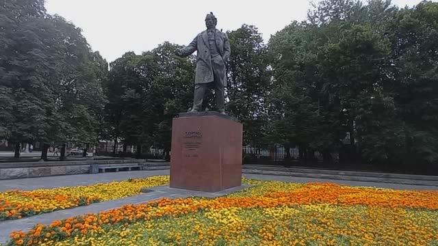 Памятник Георгию Дмитрову в Москве.