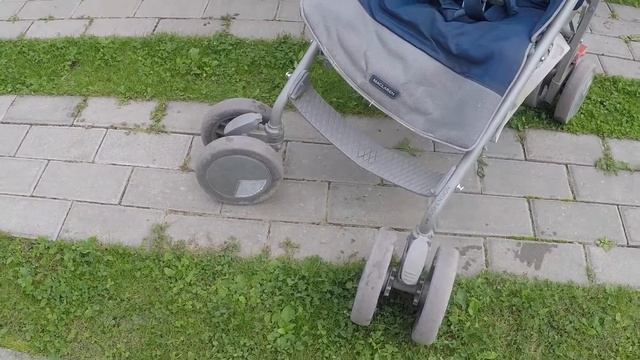 Как выбрать детскую коляску. Коляска трость. смотреть онлайн