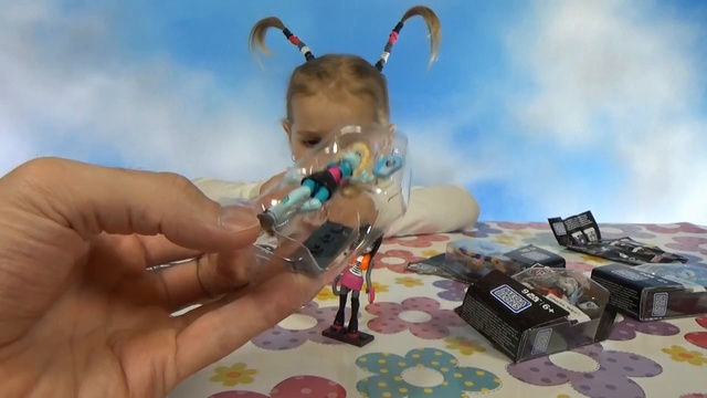 Монстр Хай куклы монстряшки Мегаблокс распаковка игрушек Monster High Dolls Mega смотреть онлайн
