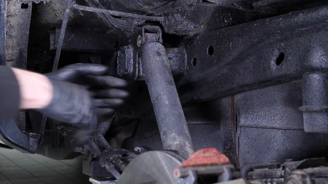 How to replace the Rear Shocks 2009-2014 Ford F150 ? смотреть онлайн