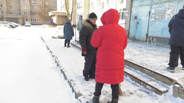 Важней всего погода в доме. Как снегопады сплотили соседей в округе? смотреть онлайн