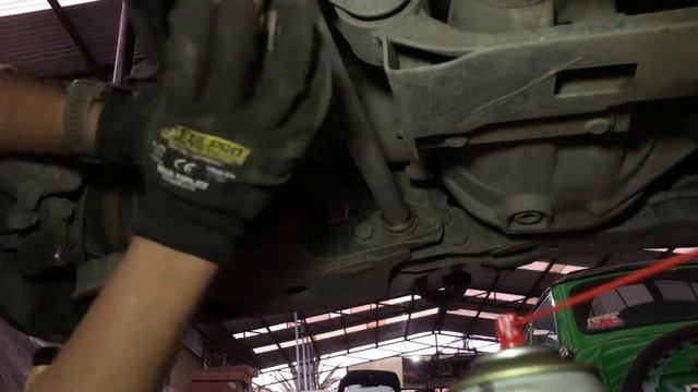 Cambio buje bandeja superior y barra tensora Nissan Pathfinder 95 vg30 v6 смотреть онлайн