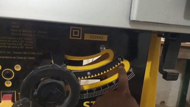 Serra de Bancada Stanley SST1801 B2 смотреть онлайн