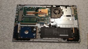 17.3" Ноутбук ASUS VivoBook F712JA-AU126 обзор, разборка, установка жесткого диска, шлейф HDD