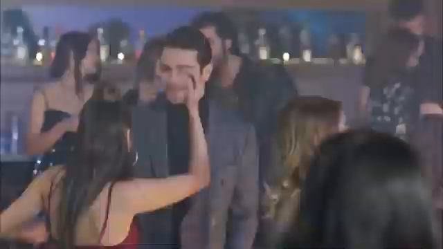 Турецкие сериалы - Девочка танцуй смотреть онлайн