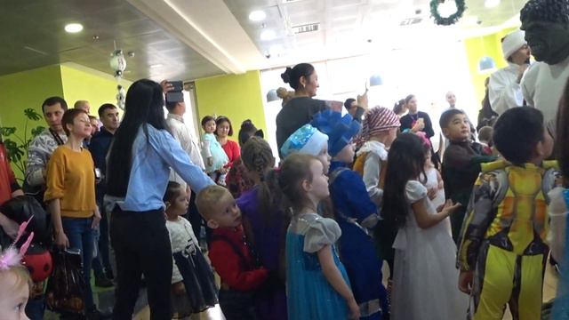 Christmas party. Новогодний утренник, Новый 2019 год! смотреть онлайн