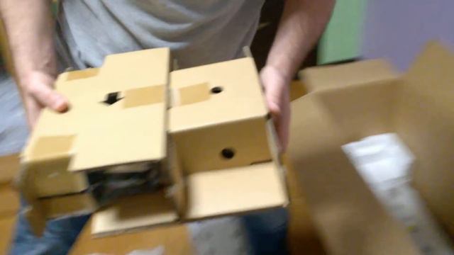 Распаковка цифрового пианино Korg G1 Air смотреть онлайн