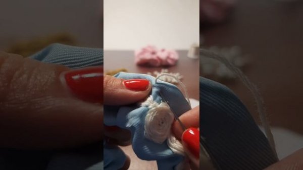 Мастер класс- Модные резиночки, заколки. Вышивка гладью embroidery anna--gabriella.livemaster.ru