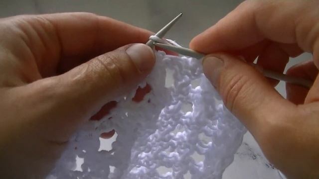 УЗОР "КРУПНАЯ СЕТКА" ДЛЯ ЛЕТНИХ ИЗДЕЛИЙ. САМЫЙ ПРОСТОЙ СЕТЧАТЫЙ УЗОР СПИЦАМИ. смотреть онлайн