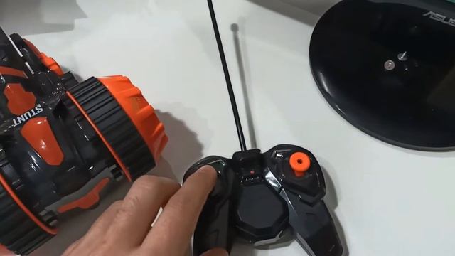 Обзор машинки перевертыш Крутой дизайн! магазин игрушек "ЧИЖИК" г. Витебск смотреть онлайн