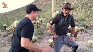 СТРАШНАЯ АТАКА КАКТУСА (Упал на кактусы)  Койот Питерсон на русском